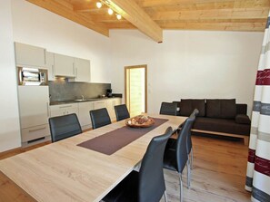 Dining - Relaxing Apartment for Families in Umhausen near City Center (Umhausen)