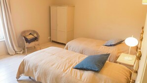 House | Room amenity - Holiday Home in Loupia With Private Pool (Loupia)