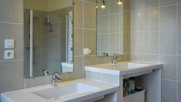 Shower, towels