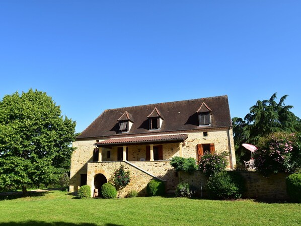 Exterior - Vintage Holiday Home in Orliac With Private Pool (Orliac)