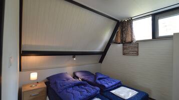 House | 6 bedrooms, bed sheets