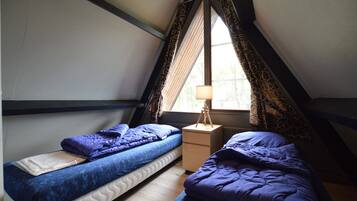 House | 6 bedrooms, bed sheets