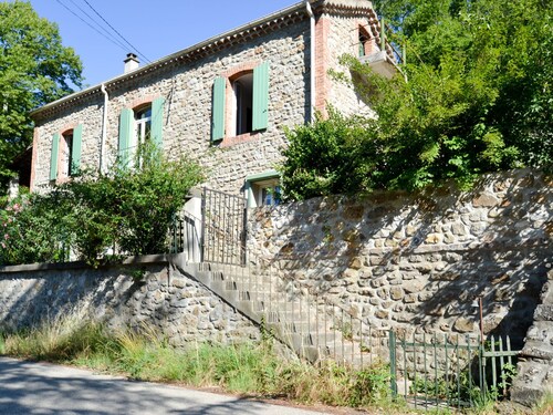 Quaint Villa With Private Pool in Molières-sur-cèze