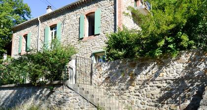 Quaint Villa With Private Pool in Molières-sur-cèze