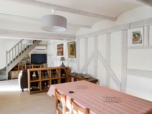 Dining - Quaint Villa With Private Pool in Molières-sur-cèze (Molieres-sur-Ceze)