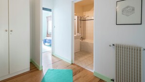 Unclassified image, 4 of 36, button - Cozy Holiday Home With Swimming Pool Close to Saint-émilion (Saint-Cibard)