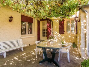 Balcony - Elegant Cottage in Chasteaux With Terrace, Bbq, Deckchairs (Chasteaux)