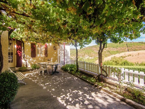 Elegant Cottage in Chasteaux With Terrace, Bbq, Deckchairs