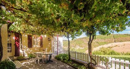 Elegant Cottage in Chasteaux With Terrace, Bbq, Deckchairs