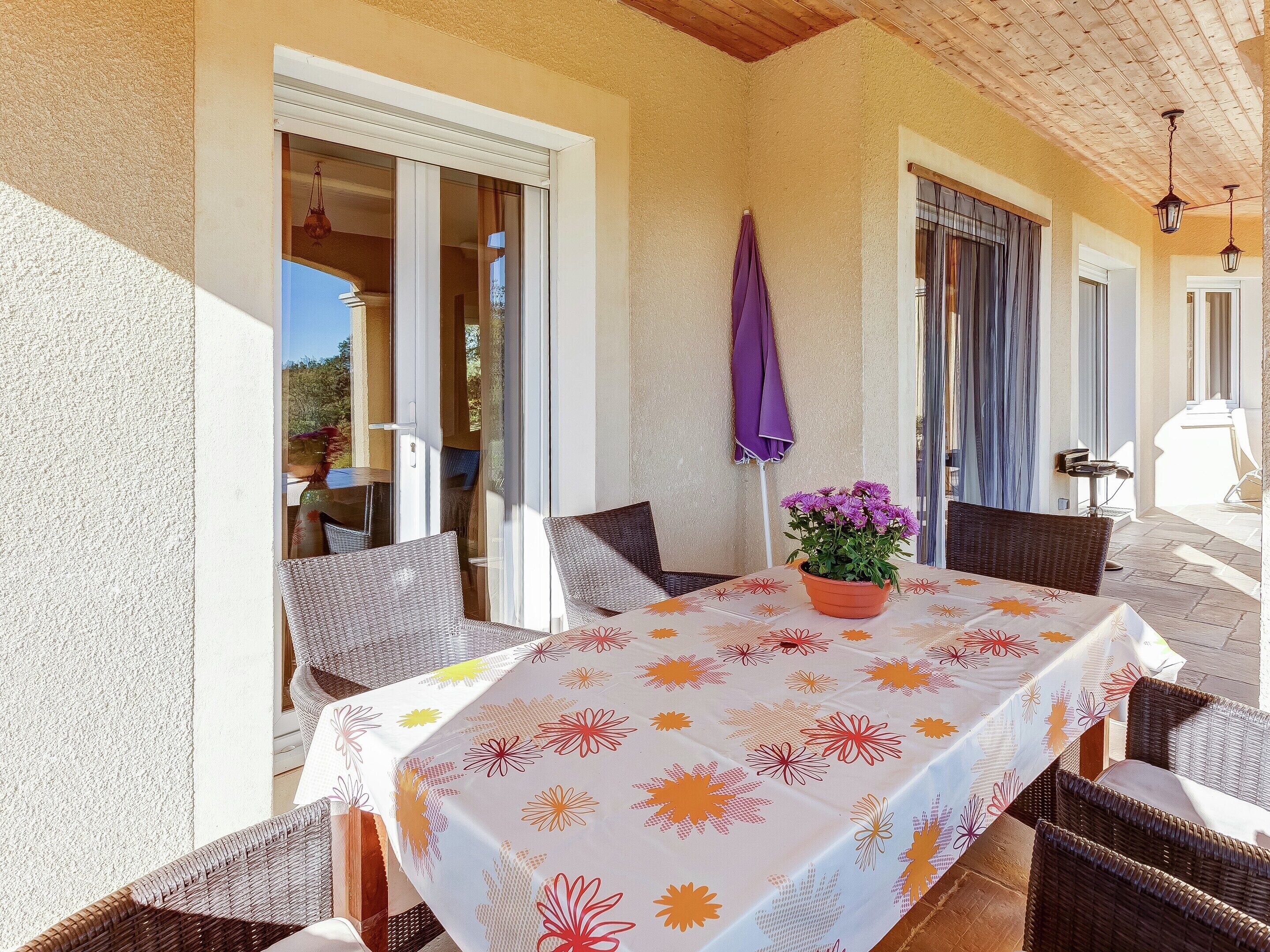 Villa | Balcony