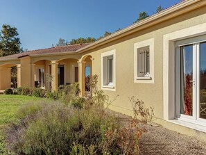 Exterior - Villa in Cazals With Pool & Lake Nearby (Cazals)