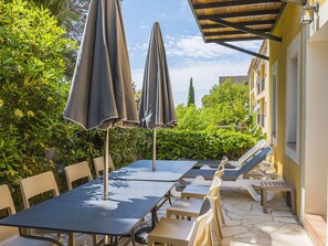 Apartment | Balcony - Stylish Apartment With AC, Located on a Beautiful bay (Rayol-Canadel-sur-Mer)