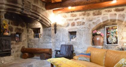 Riverside Retreat in La Souche