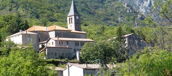 Riverside Retreat in La Souche