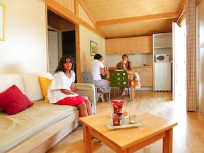 Dining - Detached Chalet With a Covered Terrace in Green Surroundings (Rivieres)