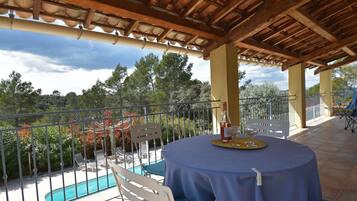 Villa | Balcony