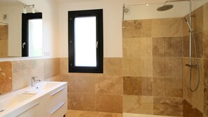 Unclassified image, 5 of 33, button - Inviting Holiday Home in La Croix Valmer With Swimming Pool (La Croix-Valmer)