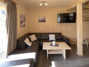 Chalet | Living area