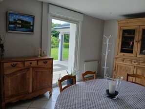 House | Dining