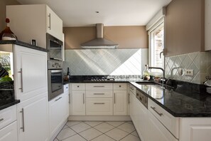 House | Private kitchen | Highchair