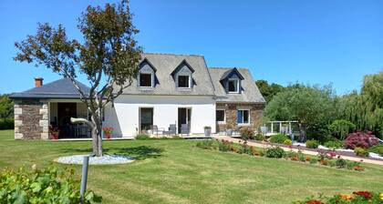 Peaceful Garden Retreat, Epiniac