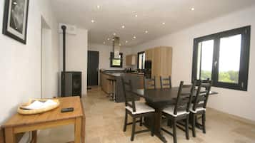 House | Private kitchen | Highchair