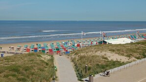 Unclassified image, 3 of 30, button - Charming Holiday Home in Katwijk South Holland With Terrace (Katwijk Aan Zee)