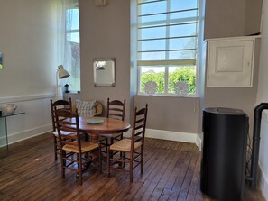 Dining - Holiday Home in Limousin Near Forest (Neuvic-Entier)