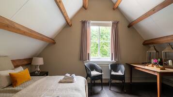 Rumah | 2 kamar tidur dan dilengkapi dengan perabotan berbeda-beda