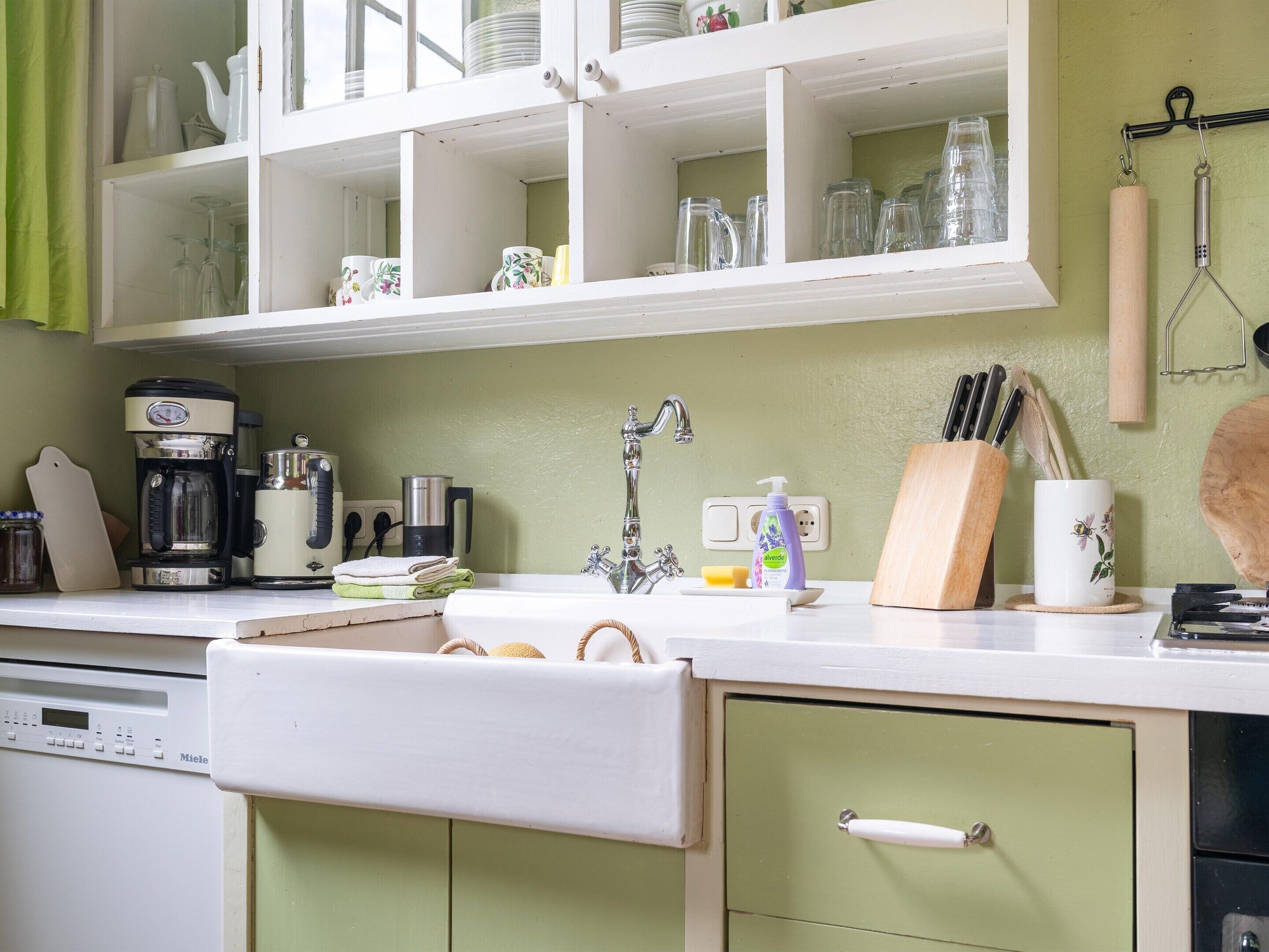 Rumah | Dapur pribadi | Microwave dan kompor