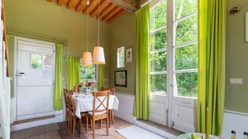 House | Tempat makan