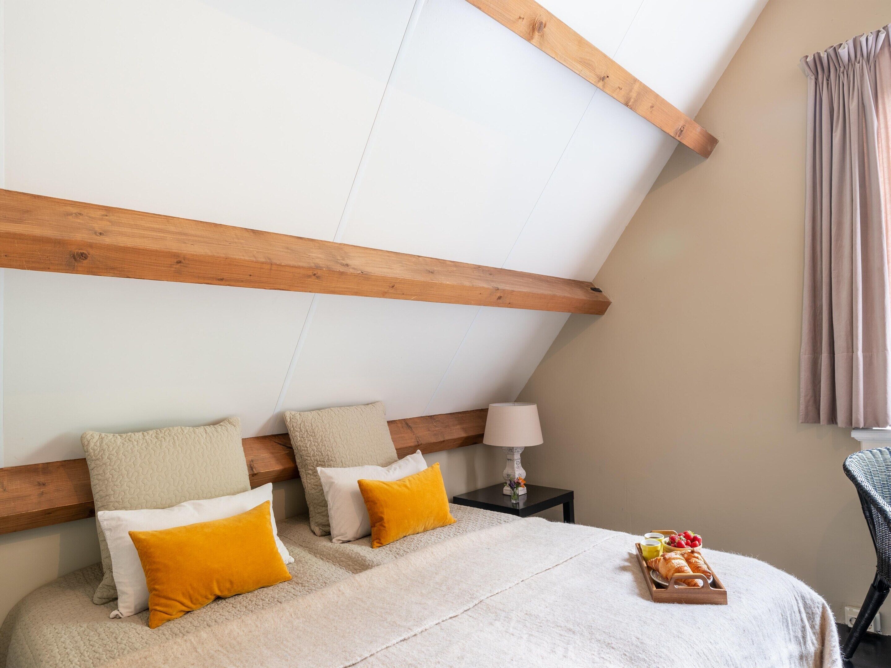 House | 2 bedrooms, individually furnished, bed sheets