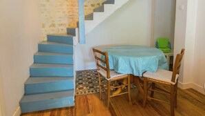 Dining - Countryside Holiday Home With Terrace and Garden (Fléac-sur-Seugne)