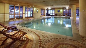 Pool - Snug Apartment With Balcony Located in the Lively Arc 2000 (Bourg-Saint-Maurice)