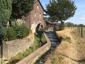 Exterior - Luxurious Holiday Home in Eijsden Near the River (Eijsden)