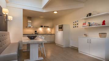 Apartment | Private kitchen | Fridge, microwave, dishwasher