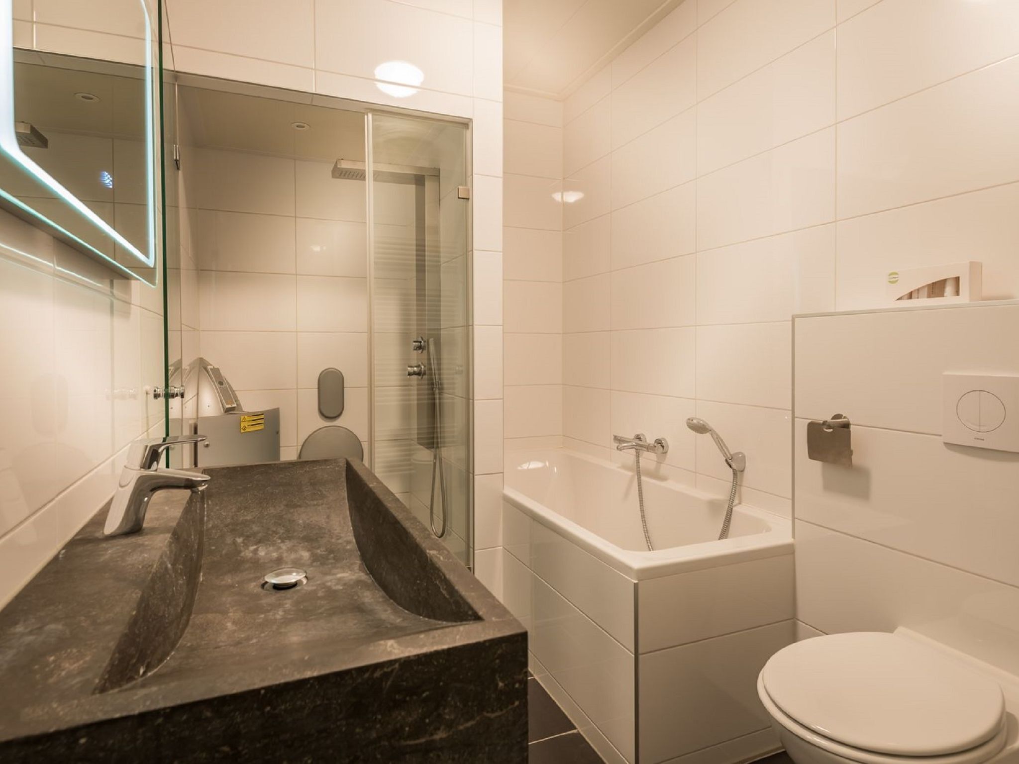 Apartment | Bathroom | Shower, towels