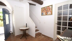 Reception - Modern Villa in Lorgues With Private Pool (Lorgues)