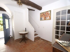 Reception - Modern Villa in Lorgues With Private Pool (Lorgues)