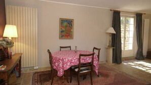 Dining - Modern Villa in Lorgues With Private Pool (Lorgues)