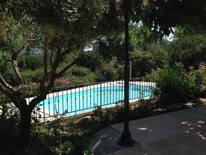 Pool - Holiday Home in La Celle With Swimming Pool (La Celle)