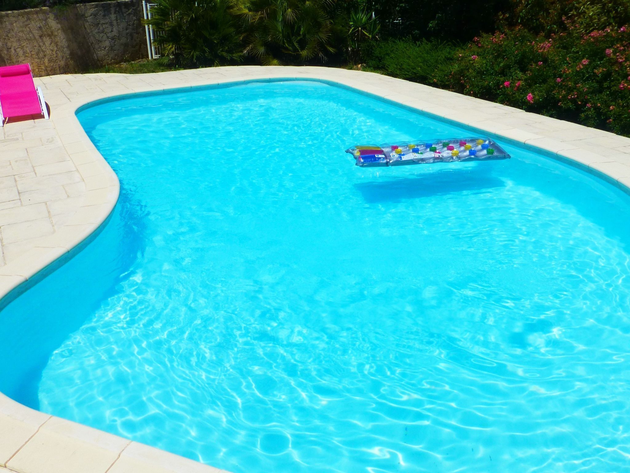 Kolam renang outdoor
