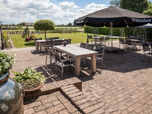 Balcony - Nicely Furnished Holiday Home With a bar and Close to Zwolle (Rouveen)