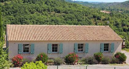 Holiday Home in Toulon With Pool & Beach Nearby