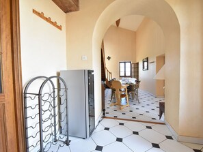 Reception - Vintage Farmhouse in Vinzelles With Pool & Centre Nearby (Chaintre)