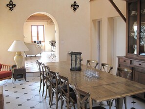 Dining - Vintage Farmhouse in Vinzelles With Pool & Centre Nearby (Chaintre)