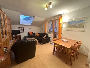Apartment | Dining