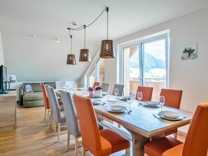 Apartment | Dining