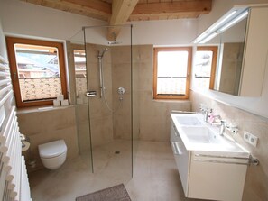 Chalet | Kamar mandi | Shower