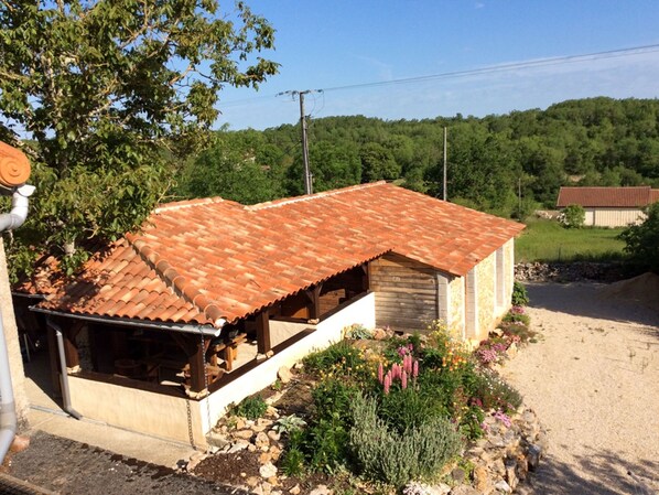 Exterior - Spacious Holiday Home With Swimming Pool in Varaire (Varaire)
